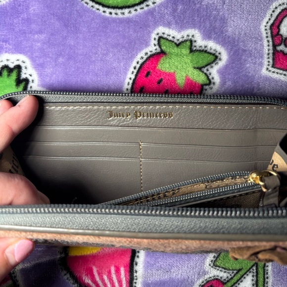 Vintage Juicy Couture Velour Wallet - Picture 8 of 13